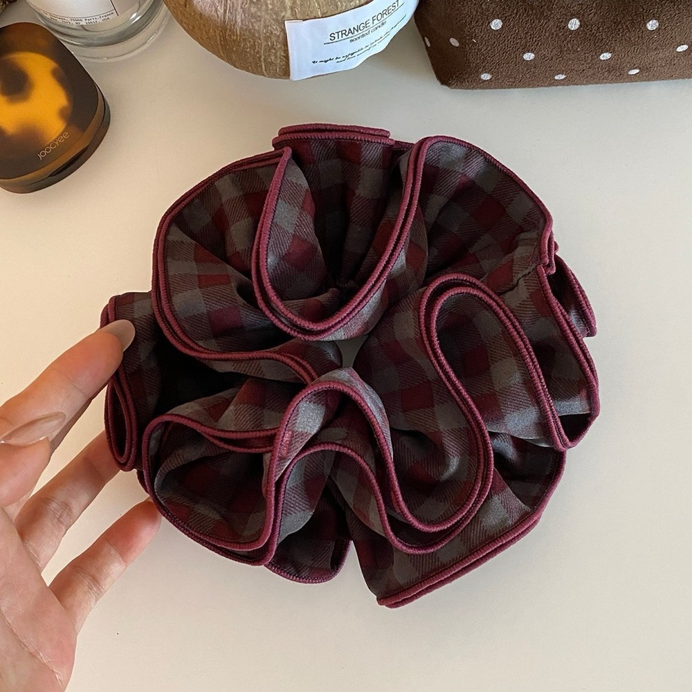 NWOT Plaid Hair Scrunchie